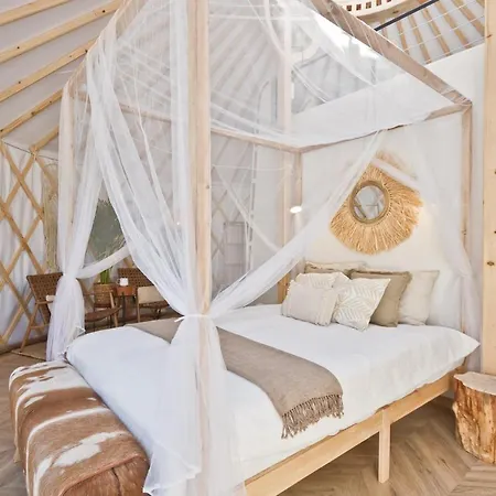 Campo de lujo Jurtlandia Jurta Boho Lubiatowo (Pomerania)